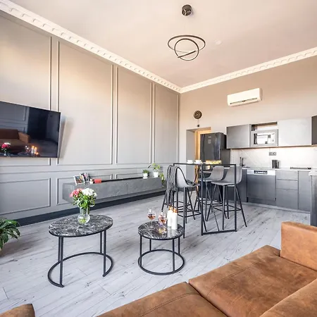 Apartment Deluxe N' Industrial 3bedrm In The Center Budapest